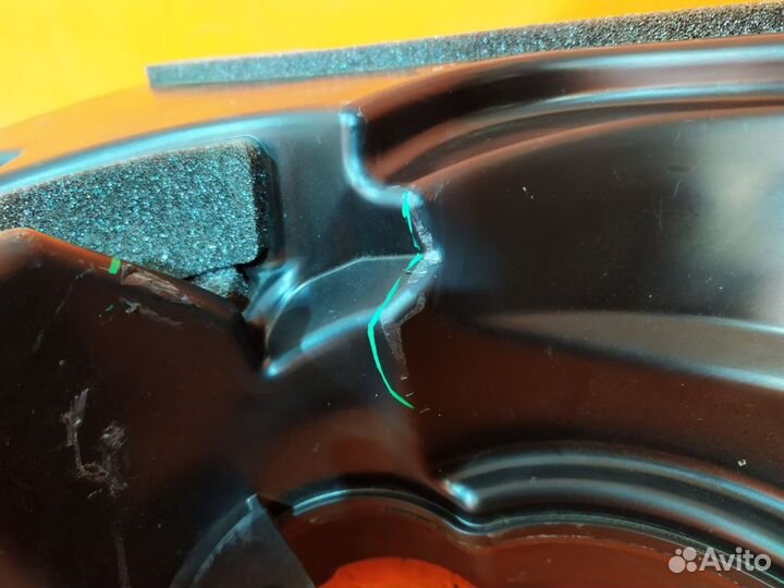 Сабвуфер Toyota Land Cruiser 200 2007-Нв