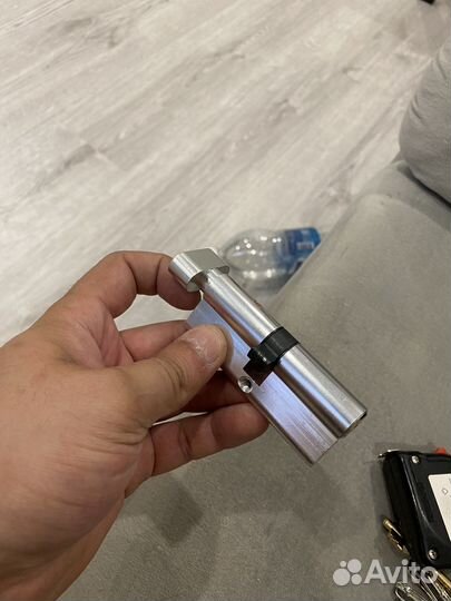 Личинка замка