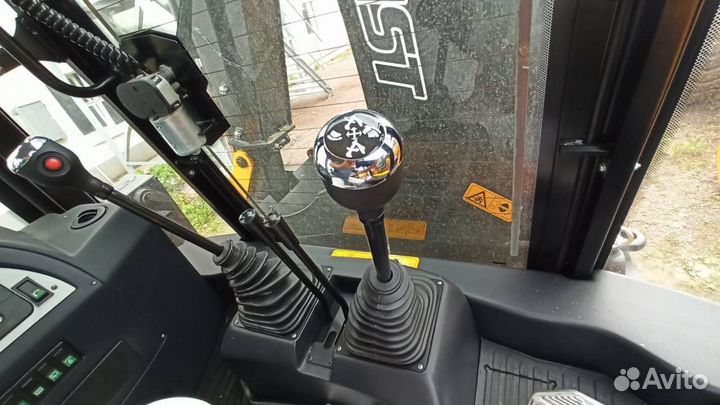 Экскаватор-погрузчик MST M544, 2023