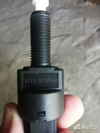 Датчик тормоза приора