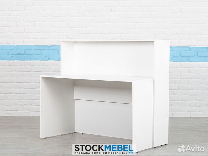 Стойка ресепшн