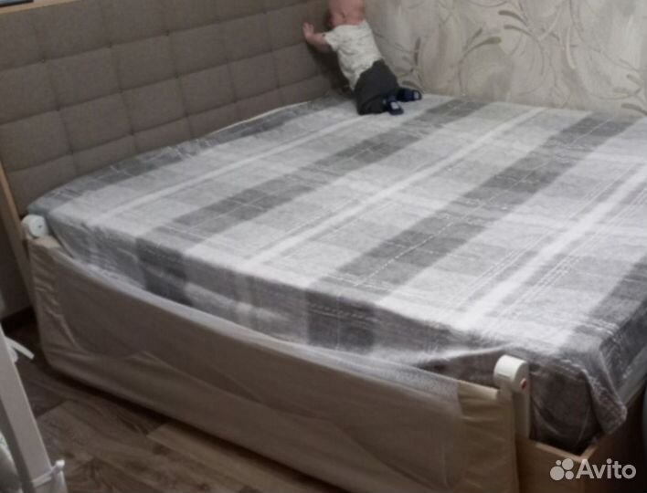 Защитный бортик для кровати барьер