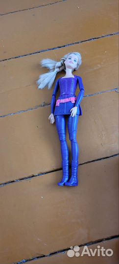 В наличии 3, 4 слева, цена 200 за одну