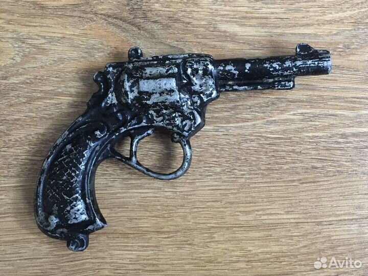 Пистолеты советские (игрушки)