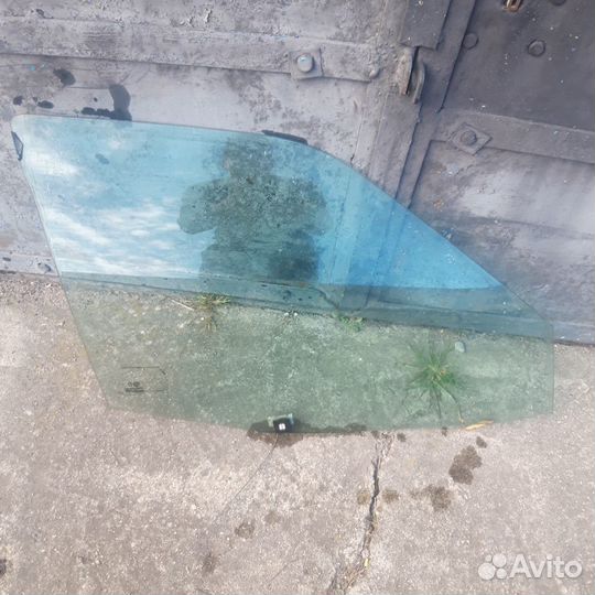 Переднее правое стекло бмв е36 седан