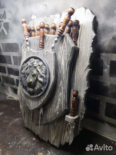 Щит с шампурами