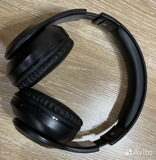 Беспроводные наушники FreeMotion D552