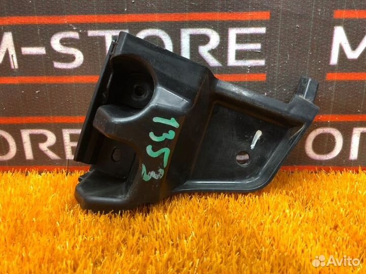 Крепление бампера заднее левое Bmw X3 E83 M54B25