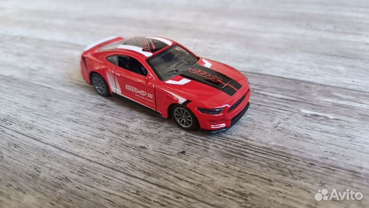 2шт. коллекционные машинки металлические Mercedes