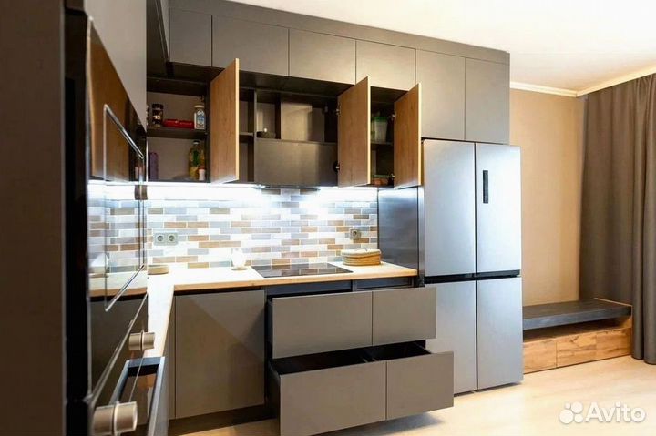 Кухонный гарнитур в современном стиле на заказ