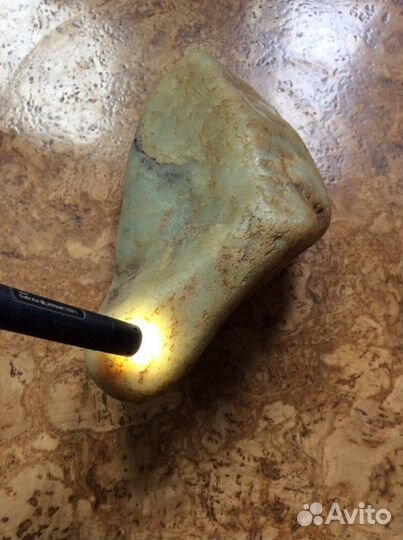 Ципинский белый окатыш нефрита