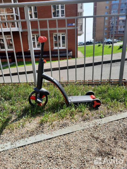 Самокат,беговел,велосипед 3в1
