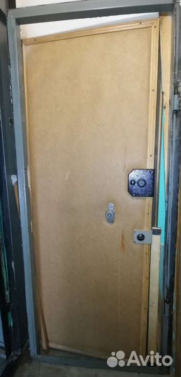 Дверь входная железная бу