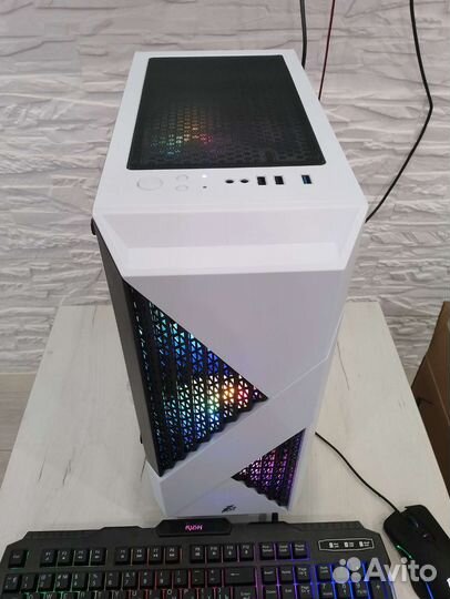 Игровой PC: E5 2670v3, 12 ядер, RX 580 8гб, 16Гб