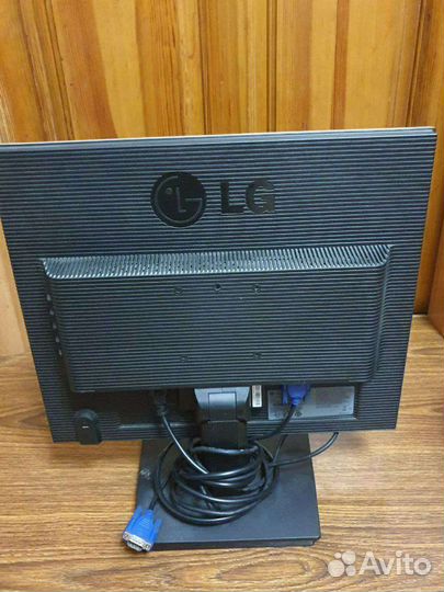 Монитор LG l1919s