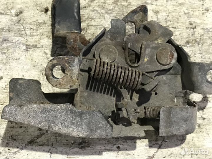 Замок капота Джили мк Geely MK