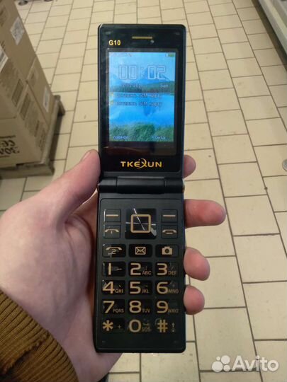 Мобильные телефоны бус сенсерным экраном