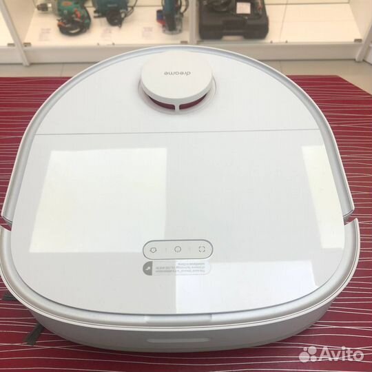 Робот-пылесос со станцией самоочистки Dreame Bot W