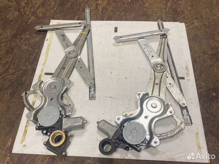 Стеклоподъемник переднии Toyota Corolla E150