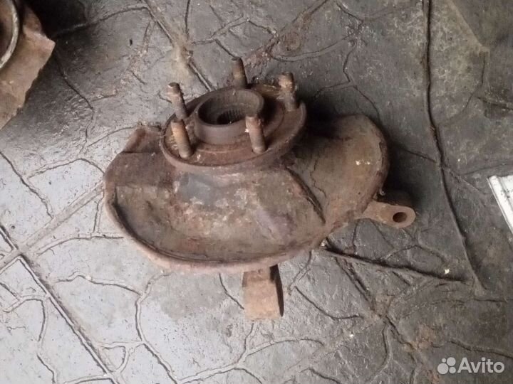 Додж калибер кулак поворотный