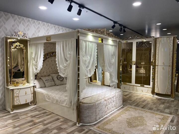 Спальный гарнитур