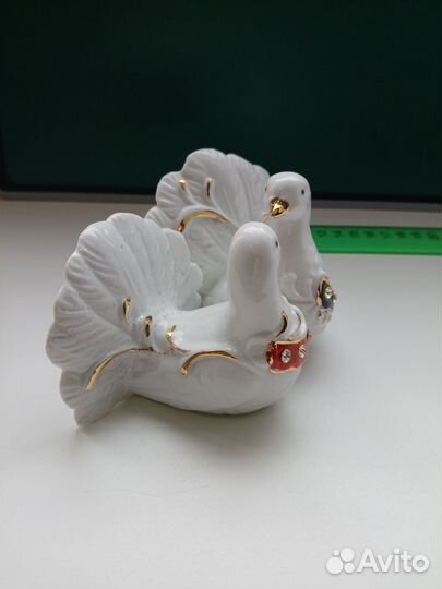 Фарфоровая статуэтка 