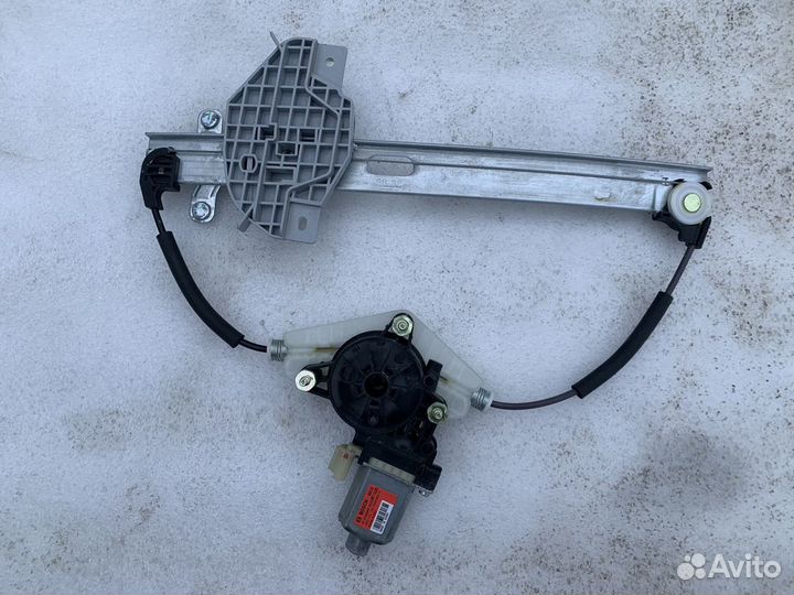 Стеклоподъемник передней правой двери Kia Rio 4