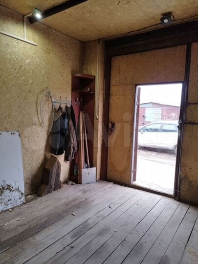 Гараж, > 30 м²