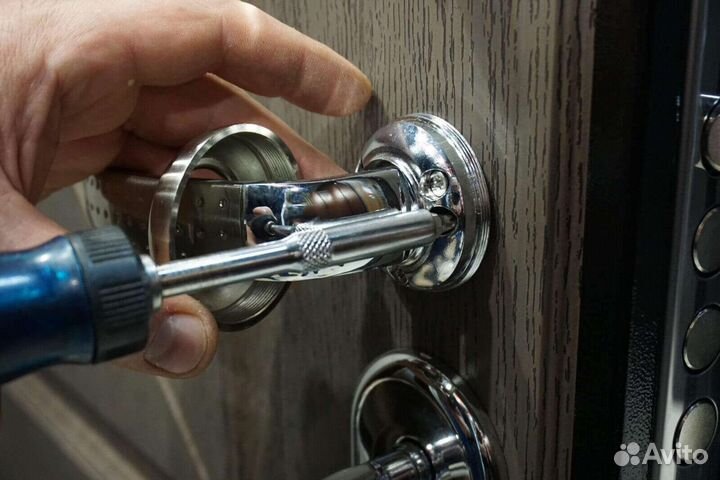 Вскрытие дверных замков