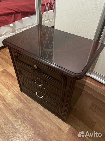 Тумба прикроватная