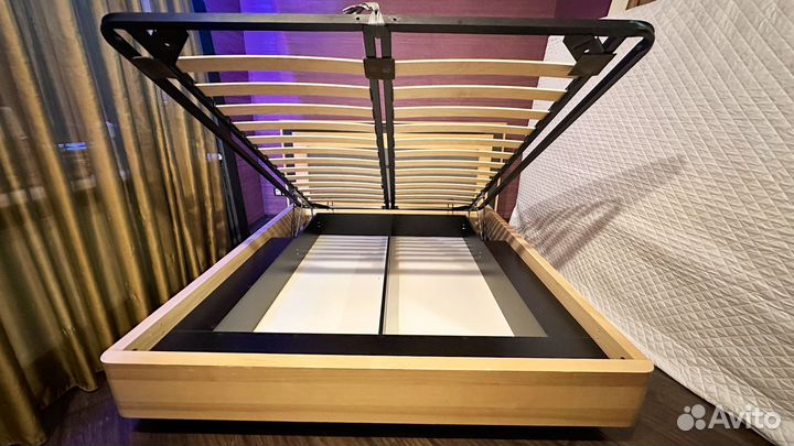 Кровать двухспальная 160 200 бу