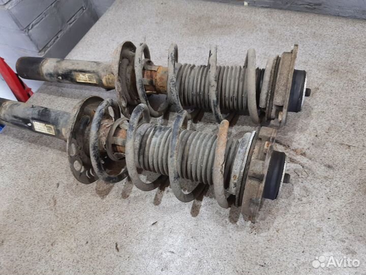 Стойка передняя в сборе для Volkswagen Golf 6