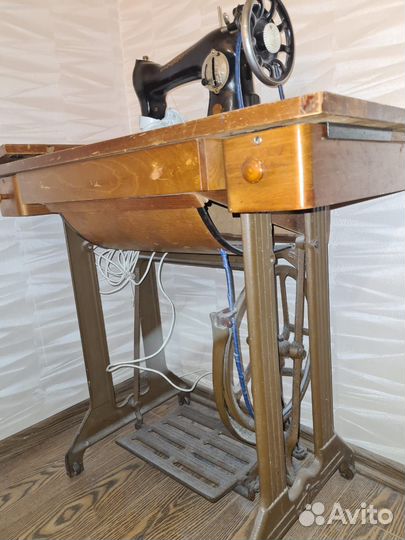 Швейная машинка Подольск. Ножная