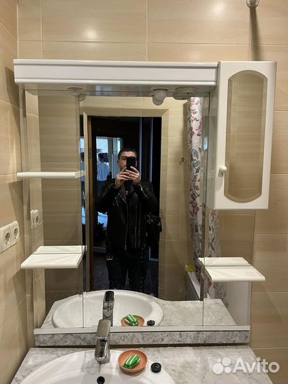 Зеркало шкаф в ванную с подсветкой