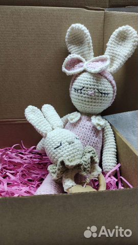 Заяц игрушка вязаная