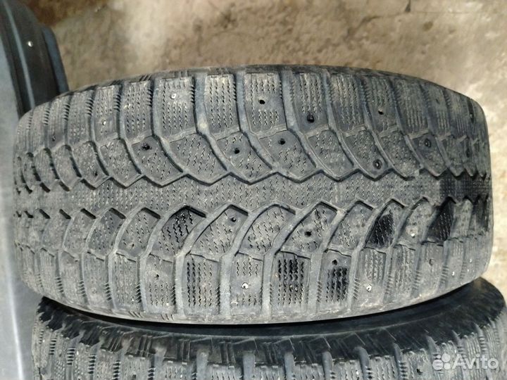 Bridgestone Blizzak Spike-01 225/60 R17