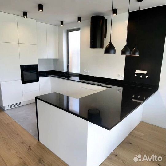 Кухонный гарнитур в современном стиле на заказ