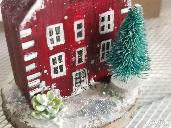 Новогодний декор деревянный домик