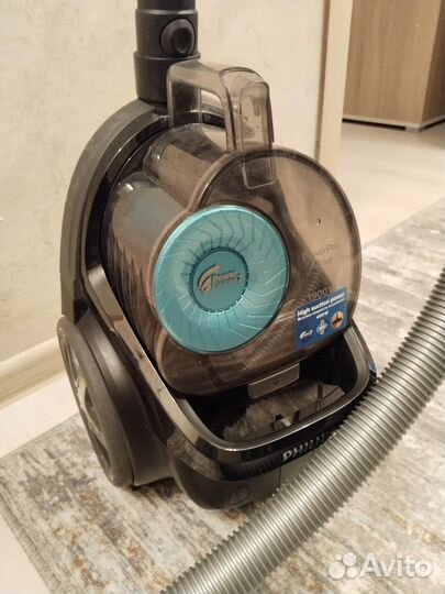 Пылесос безмешковый Philips PowerPro Activ FC9569
