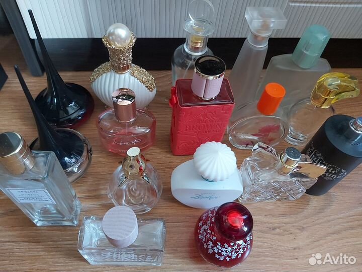 Пустые флаконы от парфюма