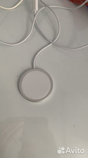Зарядка на iPhone magsafe