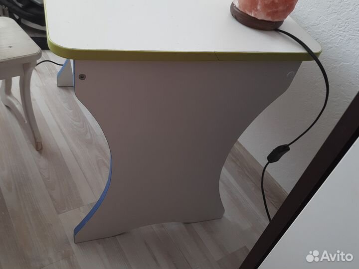 Детский стол и стульчик