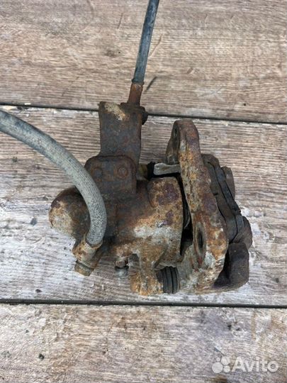 Тормозной суппорт задний правый Honda Civic 4D 1.8