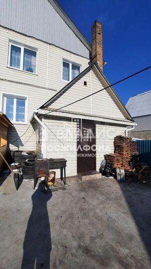 Дом 247,4 м² на участке 9 сот.