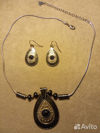 Колье и серьги комплект инкрустированный металл