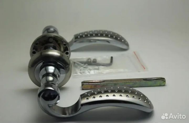Ручка для межкомнатной двери новая
