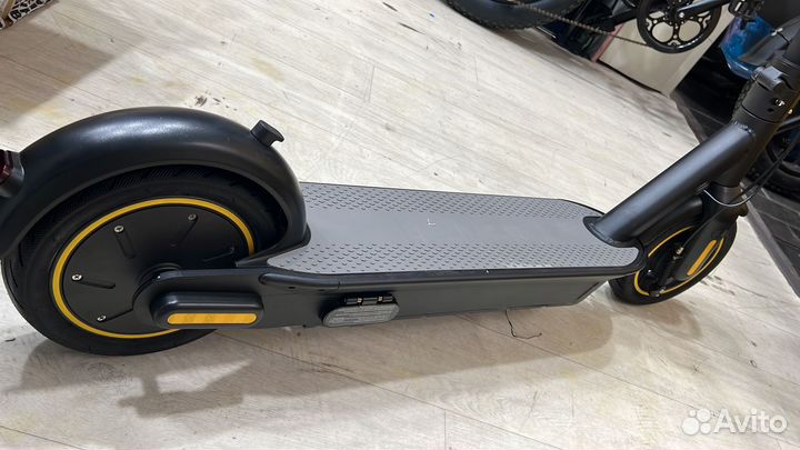 Электрические самокаты E-Scooter Max