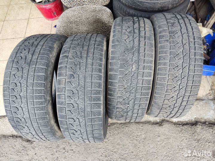 Kumho I'Zen RV Asymmetric 235/55 R18