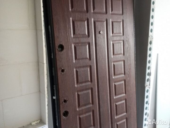 Металлическая дверь бу 860 2050