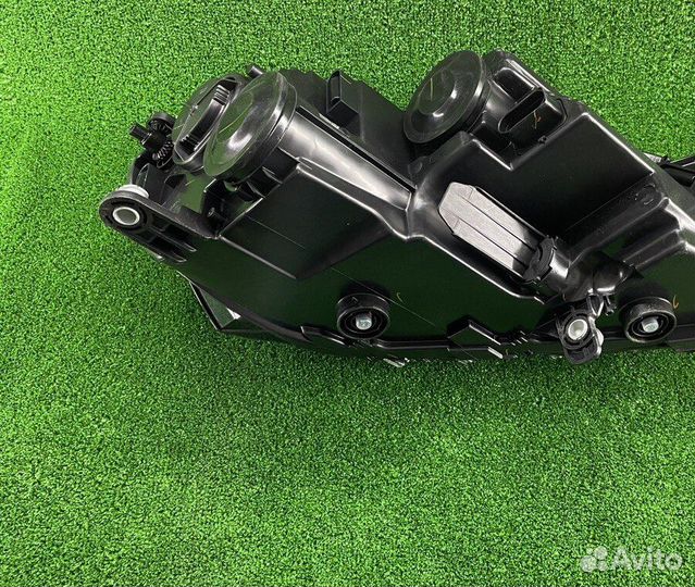 Фара левая Volkswagen Passat B7 (10-15)